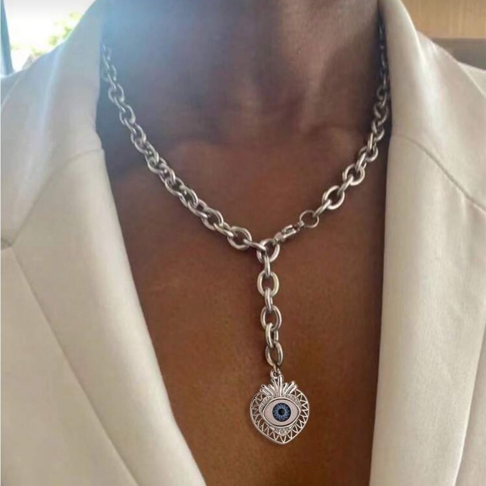 Silver Evil Eye Pendant Necklace Q489